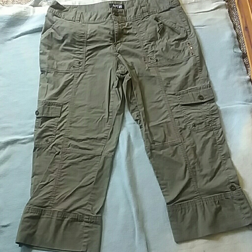 Capri Cargo Pants